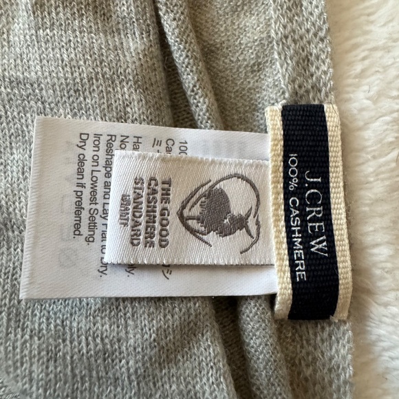 Light Grey J.Crew 100% Cashmere Oversized Bandana - Picture 2 of 5